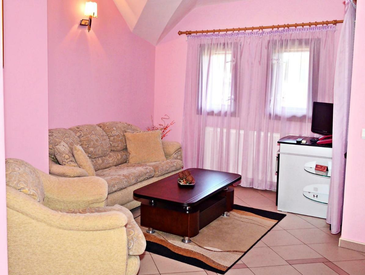 Family Hotel Maraya Arbanasi Exterior photo