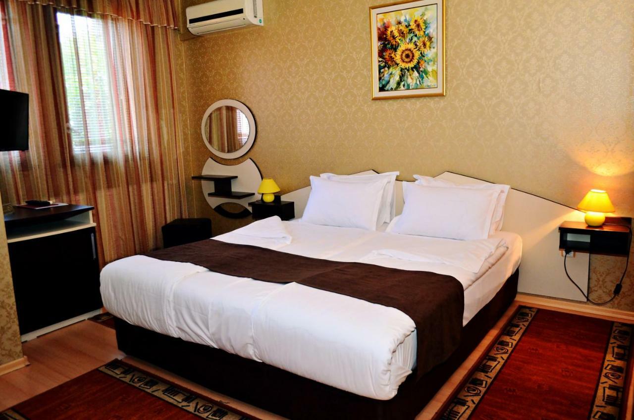 Family Hotel Maraya Arbanasi Exterior photo